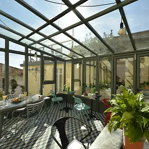 https://bb-villa-du-roc-fleuri.fr-provencehotel.com